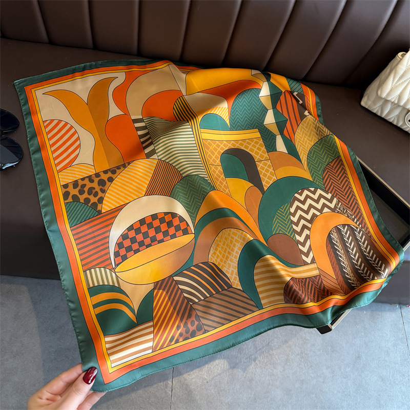 2026 New Geometry Print Silk S - Ascot Neck Scarf 评论和价格