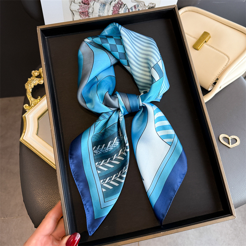 2026 New Geometry Print Silk S - Ascot Neck Scarf 评论和价格