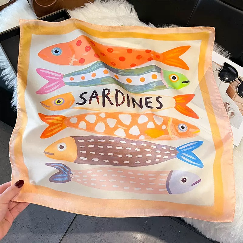 Fashion Fish Pattern Square Si - Ascot Neck Scarf 评论和价格